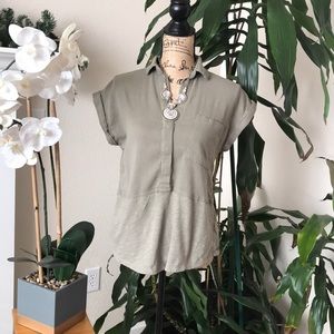 NWOT Universal Thread top